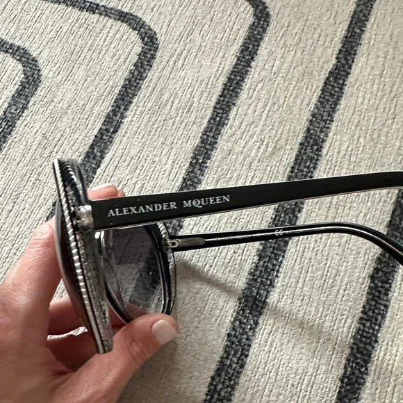 Alexander McQueen Black Sunglasses with Silver Detail - Picture 2 of 3
